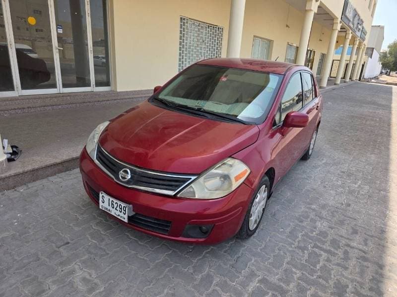2010 Nissan Versa thumbnail 2
