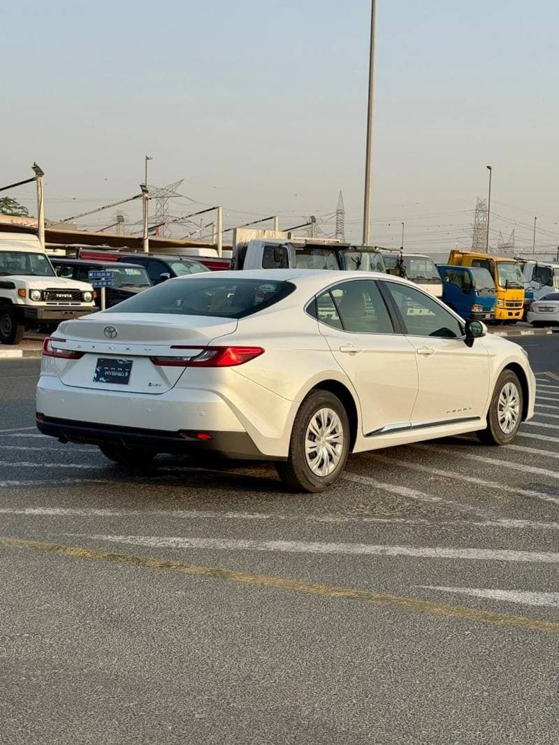 2026 Toyota Camry GLE HEV thumbnail 5