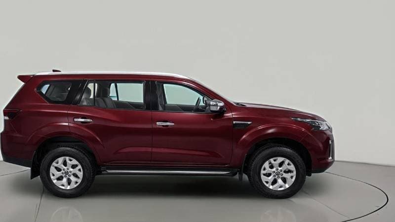 2023 Nissan X Terra TITANIUM thumbnail 3