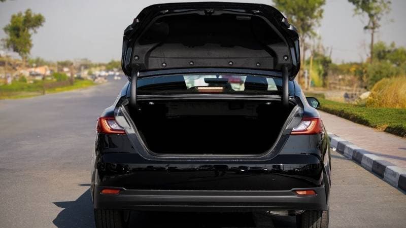 2026 Toyota Camry LE thumbnail 5