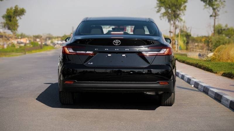 2026 Toyota Camry LE thumbnail 4