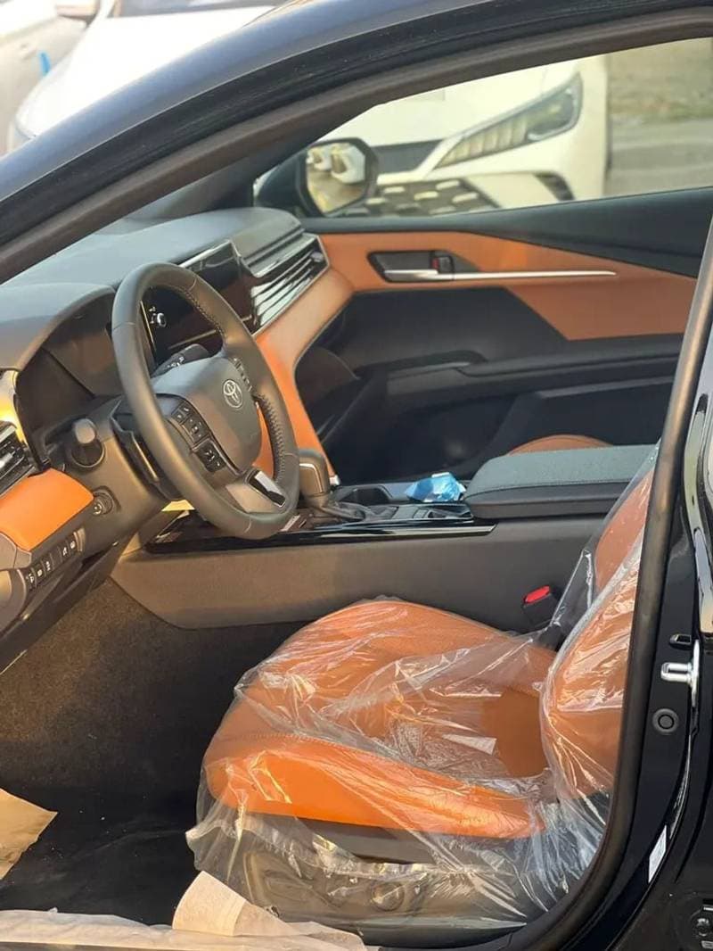 2026 Toyota Camry GLE thumbnail 4