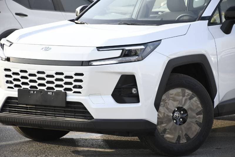 2026 Toyota RAV4 XLE thumbnail 2