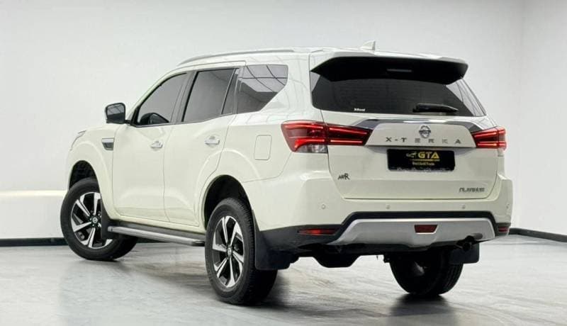 2022 Nissan X Terra PLATINUM thumbnail 4