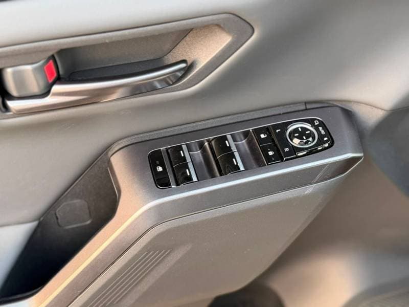 2026 Toyota RAV4 XSE HEV thumbnail 6