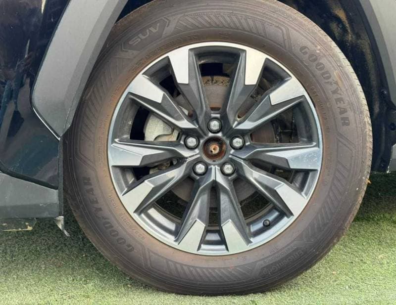 2026 Toyota RAV4 LUXURY HEV thumbnail 8