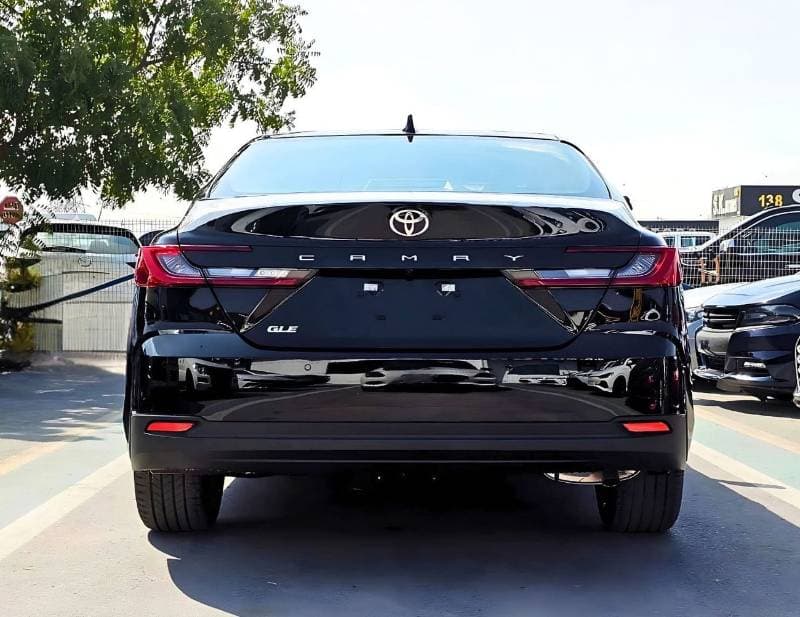 2026 Toyota Camry GLE thumbnail 6