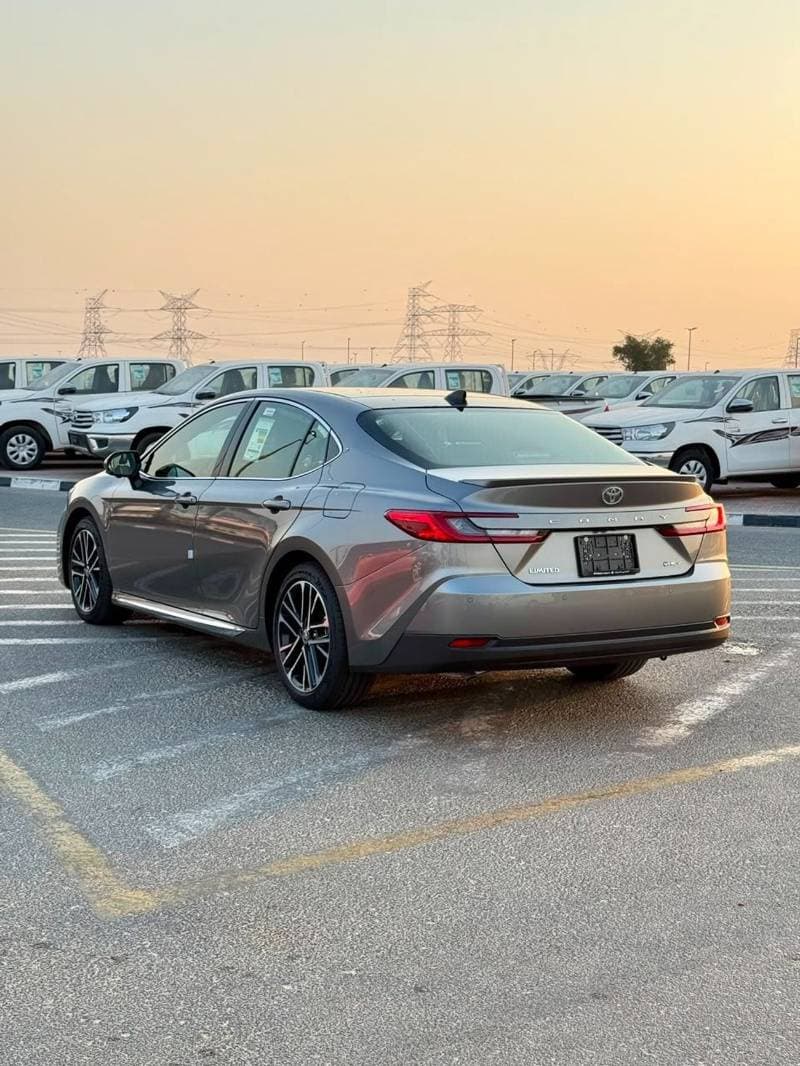 2026 Toyota Camry LIMITED HEV thumbnail 4
