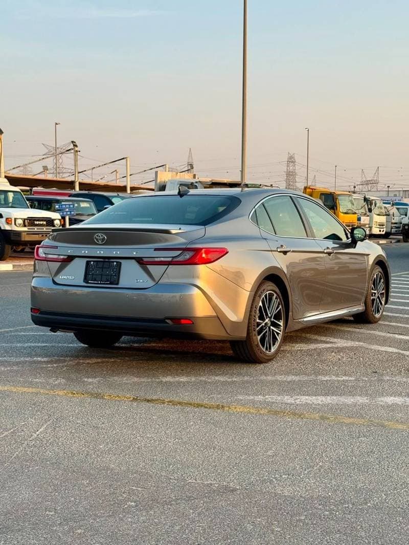 2026 Toyota Camry LIMITED HEV thumbnail 5