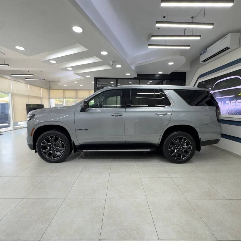 2025 Chevrolet Tahoe thumbnail 4