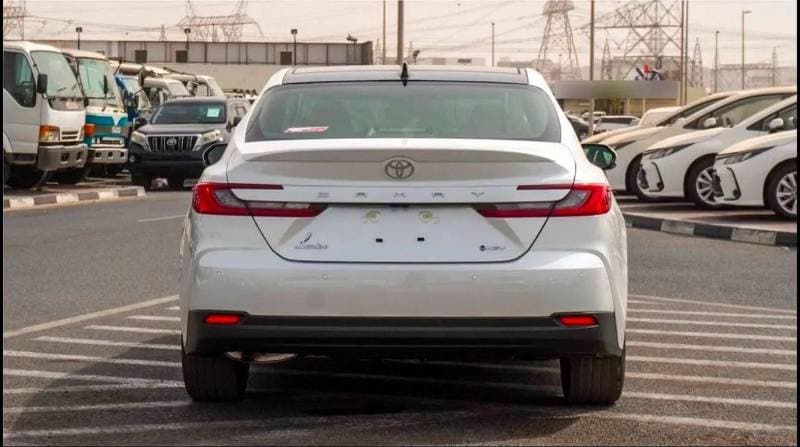 2026 Toyota Camry LUMIERE HEV thumbnail 4