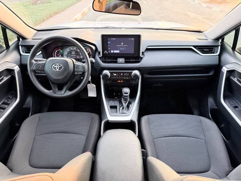 2025 Toyota RAV4 LE thumbnail 5