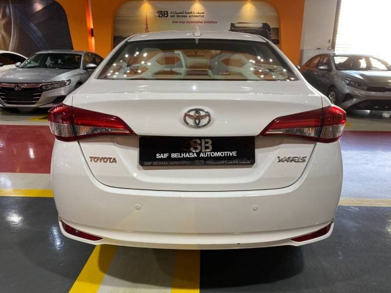 2022 Toyota Yaris E thumbnail 6