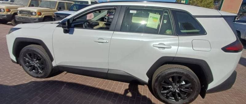 2026 Toyota RAV4 XLE thumbnail 5