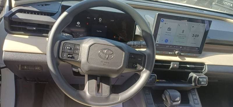 2026 Toyota RAV4 XLE thumbnail 8