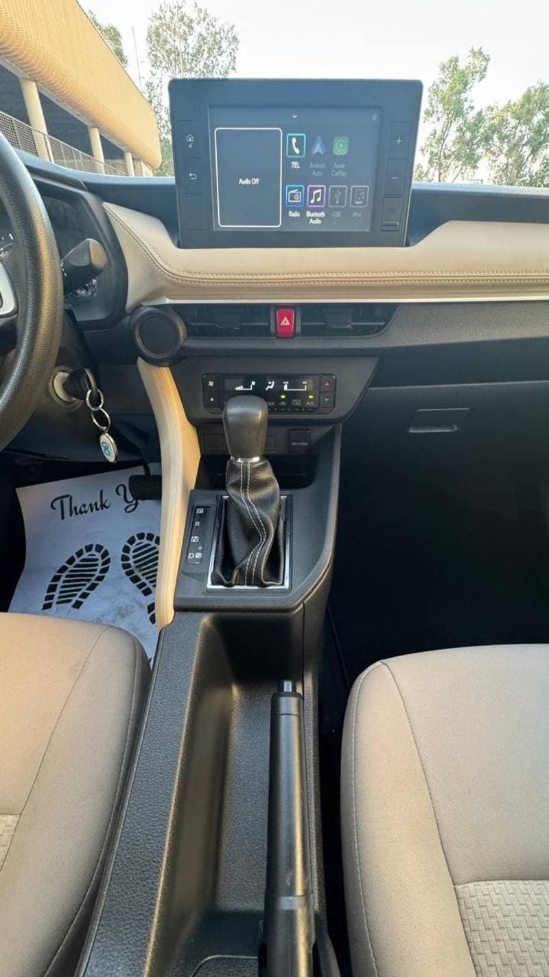 2023 Toyota Yaris E thumbnail 5