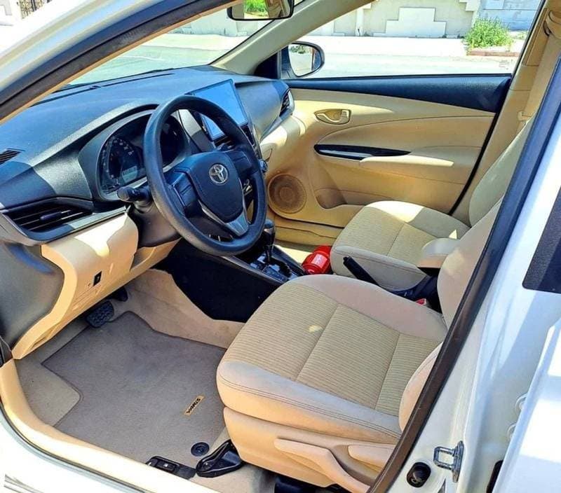 2022 Toyota Yaris E thumbnail 8