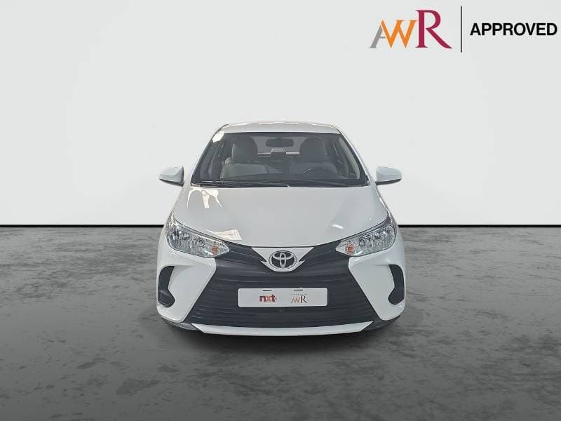 2022 Toyota Yaris E thumbnail 3
