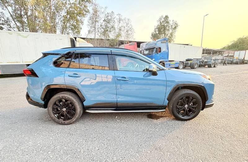 2023 Toyota RAV4 thumbnail 5