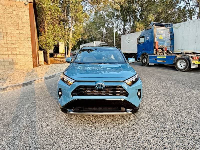 2023 Toyota RAV4 thumbnail 2