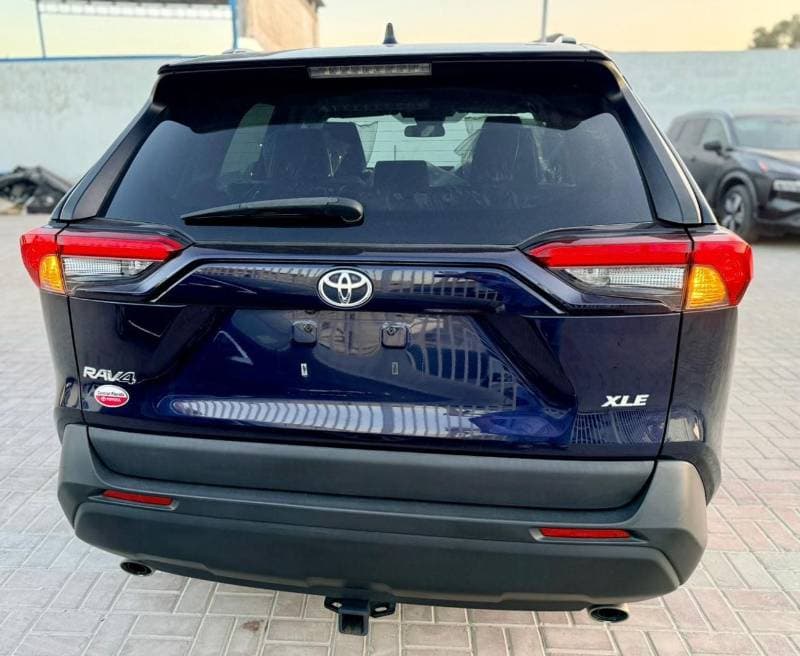 2021 Toyota RAV4 thumbnail 7