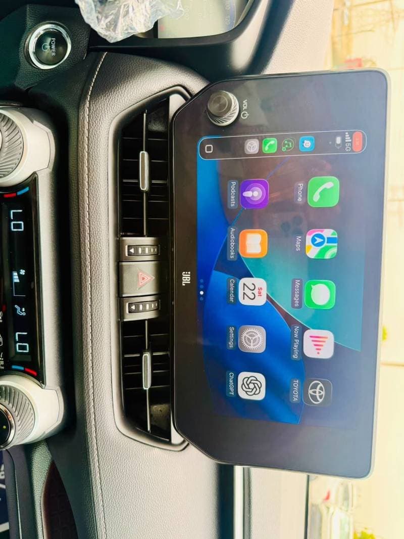2023 Toyota RAV4 LTD HEV thumbnail 5