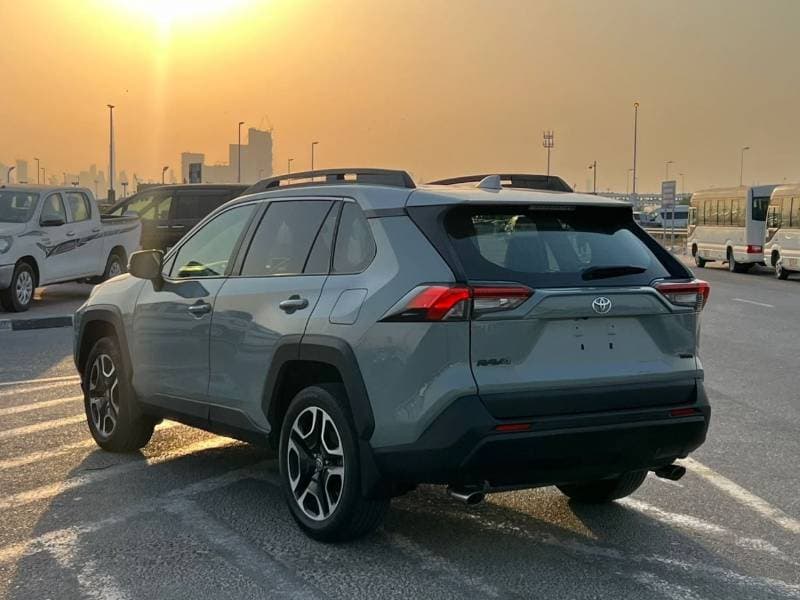 2021 Toyota RAV4 ADVENTURE thumbnail 4