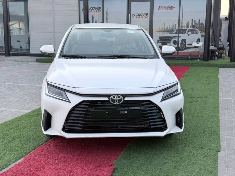 2026 Toyota Yaris E thumbnail 5