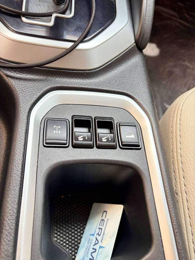 2024 Nissan X Terra TITANIUM thumbnail 5