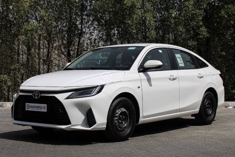 2026 Toyota Yaris E thumbnail 3