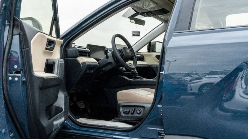 2026 Toyota RAV4 XLE thumbnail 8