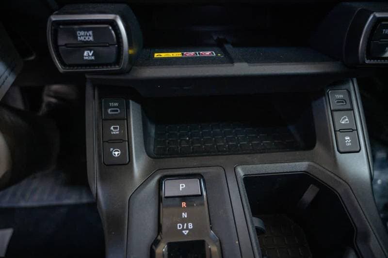 2026 Toyota RAV4 VXR HEV thumbnail 8