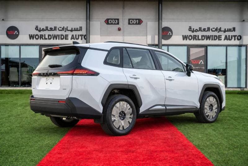 2026 Toyota RAV4 XLE thumbnail 4