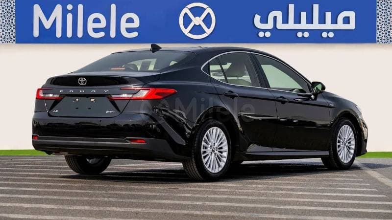 2025 Toyota Camry LE thumbnail 6