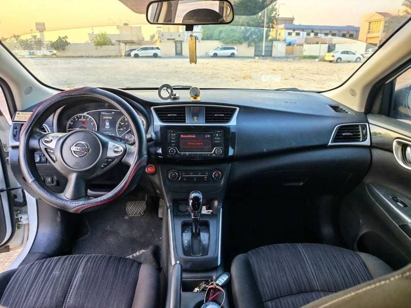 2017 Nissan Sentra S thumbnail 5
