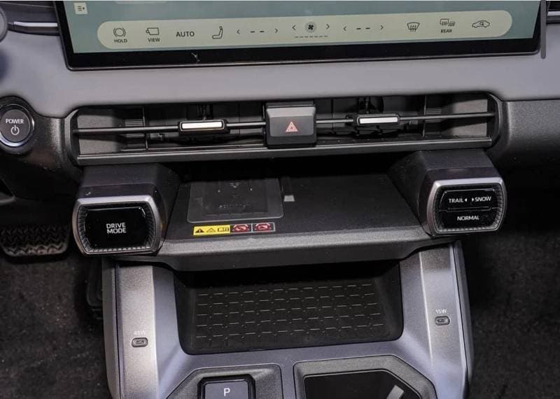 2026 Toyota RAV4 VXR HEV thumbnail 4