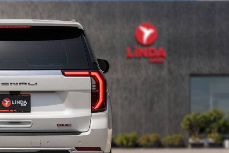 2025 GMC Yukon DENALI thumbnail 5