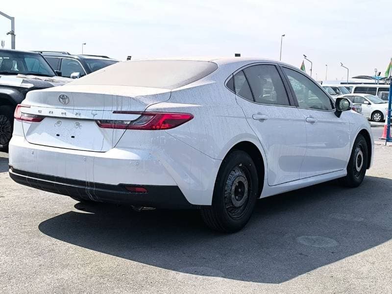2026 Toyota Camry GLE thumbnail 7