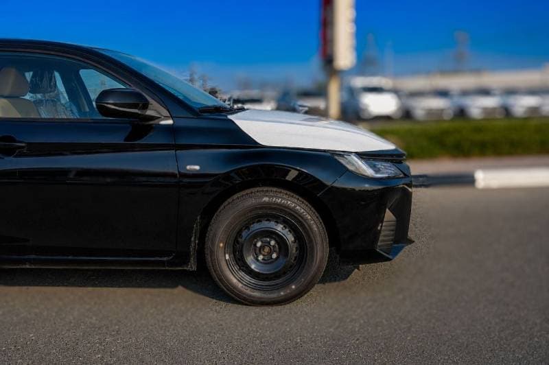 2026 Toyota Yaris E thumbnail 8
