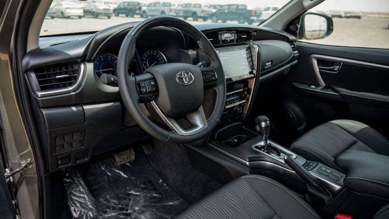 2024 Toyota Fortuner GX2 thumbnail 8