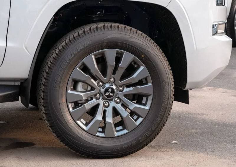 2026 Mitsubishi L200 GL thumbnail 8