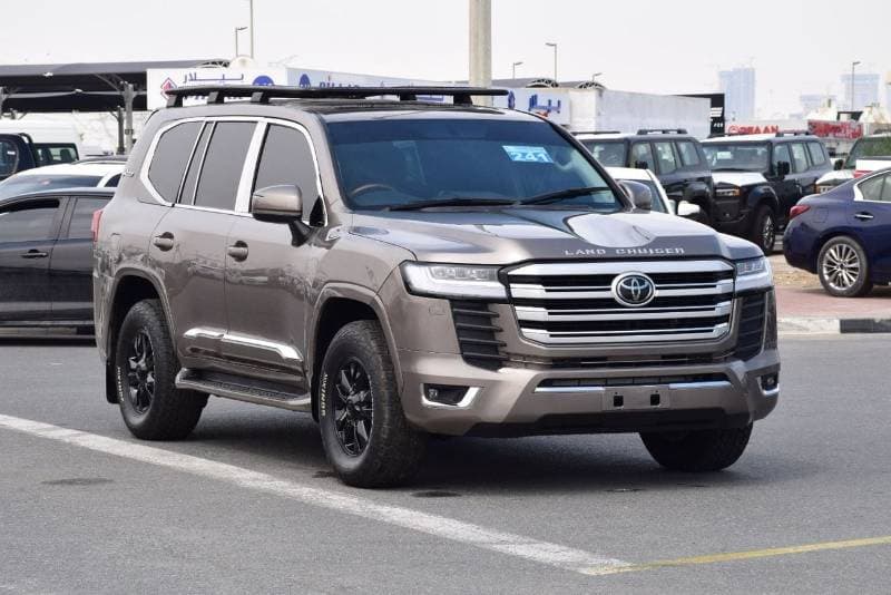 2015 Toyota Land Cruiser thumbnail 6