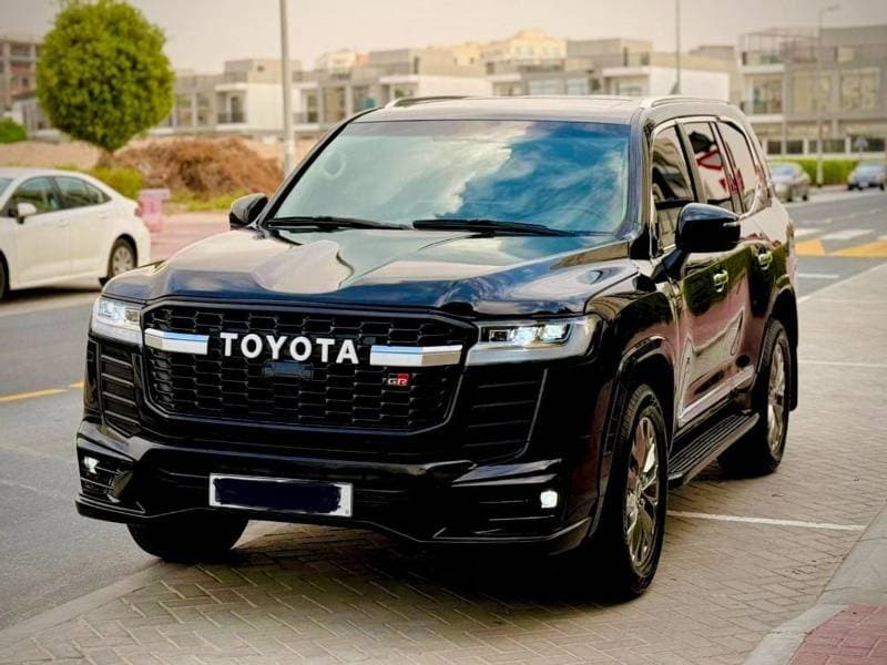 2017 Toyota Land Cruiser GXR thumbnail 2