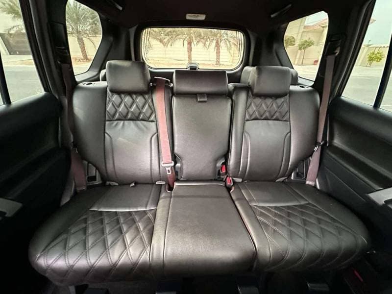 2023 Toyota Prado VXR thumbnail 8