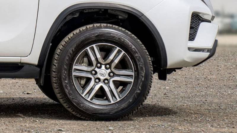 2025 Toyota Fortuner EXR thumbnail 3