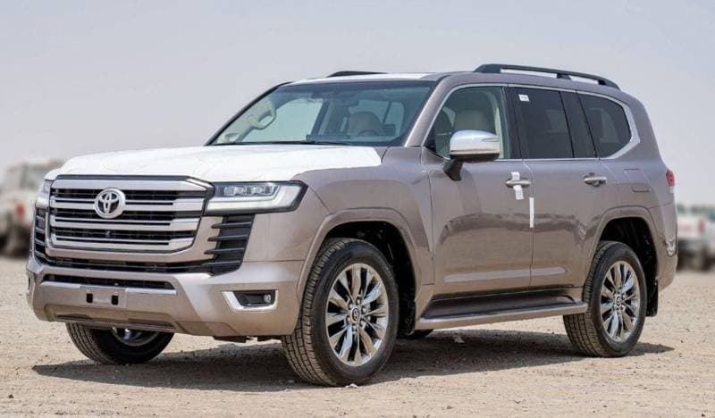 2025 Toyota Land Cruiser VXR thumbnail 3