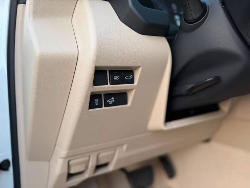 2026 Toyota Land Cruiser VXR thumbnail 7