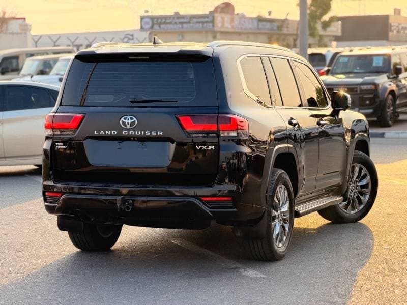 2023 Toyota Land Cruiser VXR thumbnail 5
