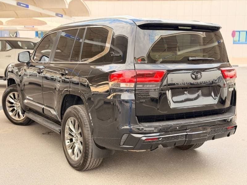 2023 Toyota Land Cruiser GXR thumbnail 6