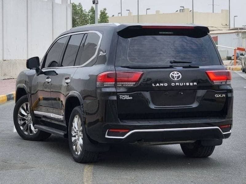 2018 Toyota Land Cruiser thumbnail 4